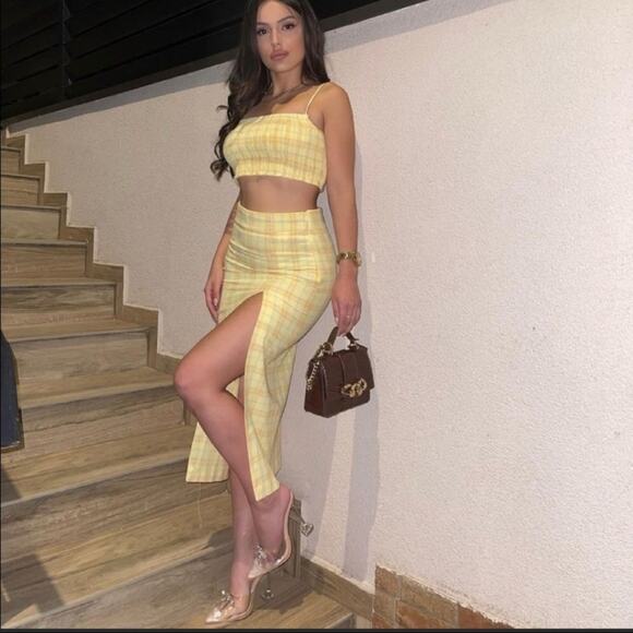 Zara blogger favorite plaid midi skirt - Picture 2 of 13